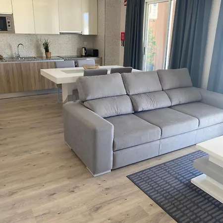 Apartamento Elite Residense A 150 Mts Da Rocha